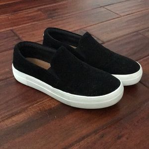 Steve Madden “Gills” Sneakers